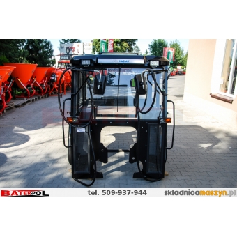 Kabina C-330 NAGLAK dach i błotniki z tworzywa (włókno szklane) SZYBY BOCZNE UCHYLNE,drzwi na koło,halogeny led,nagrzewnica kolor CZARNY 